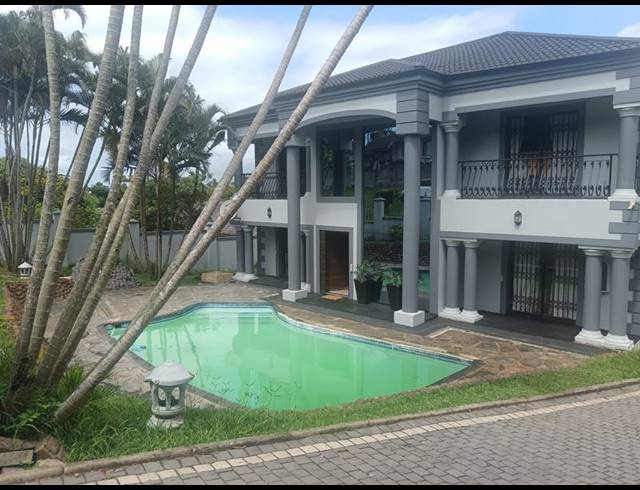 5 BEDROOM HOUSE FOR SALE IN YELLOWWOOD PARK